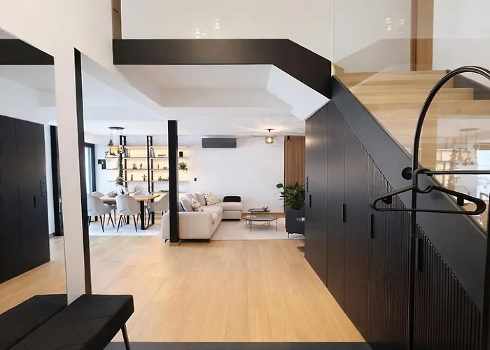 Feriehus Black Wood *