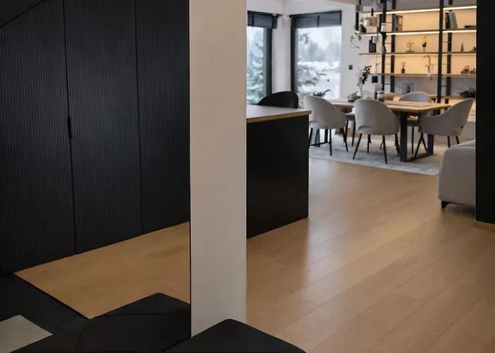 Feriehus Black Wood *